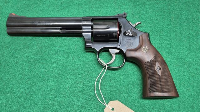 Smith & Wesson Model 586 .357mag 6-shot Revolver
